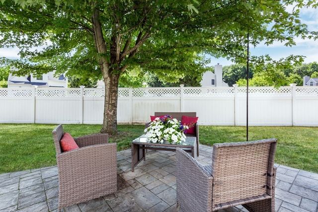49 Palomino Dr, Franklin, MA 02038