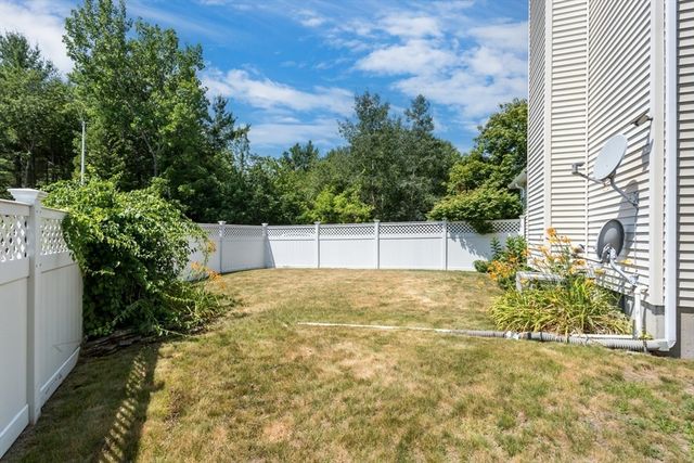 49 Palomino Dr, Franklin, MA 02038