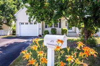49 Palomino Dr, Franklin, MA 02038