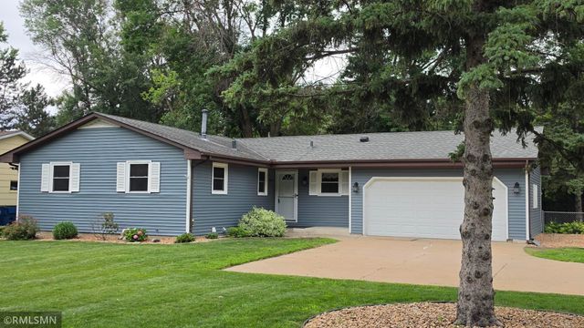 7399 Memory Lane NE, Fridley, MN 55432