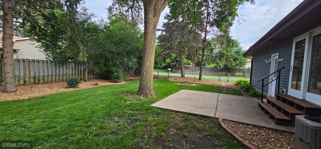 7399 Memory Lane NE, Fridley, MN 55432