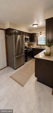 7399 Memory Lane NE, Fridley, MN 55432