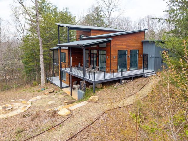 23 Lake Trail W, Hiawassee, GA 30546