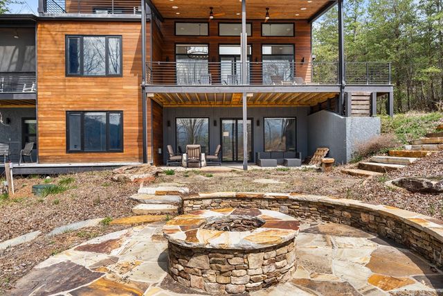 23 Lake Trail W, Hiawassee, GA 30546