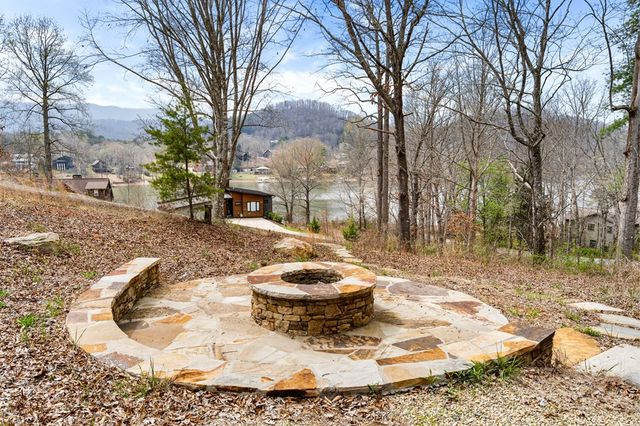 23 Lake Trail W, Hiawassee, GA 30546