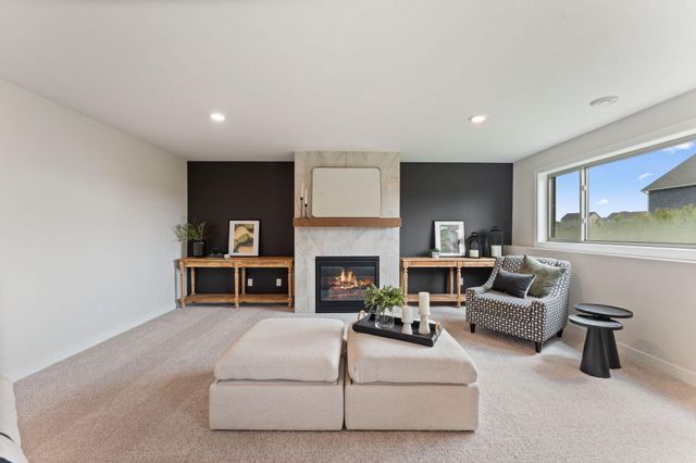 17779 Ellsworth Drive, Lakeville, MN 55044