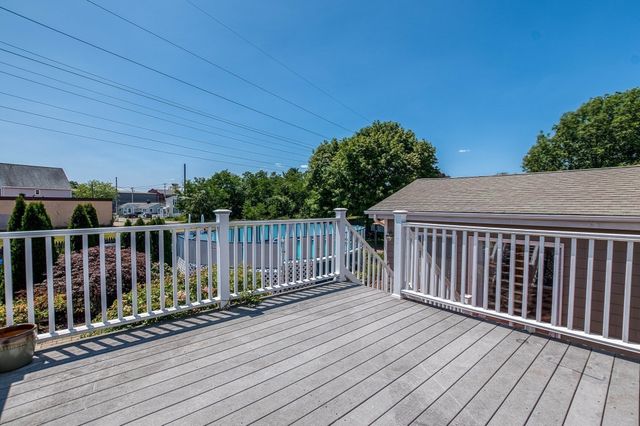 21 Cardosi Ct, Pawtucket, RI 02861