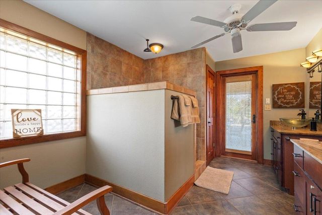 1163 Private Road 6002, Giddings, TX 78942