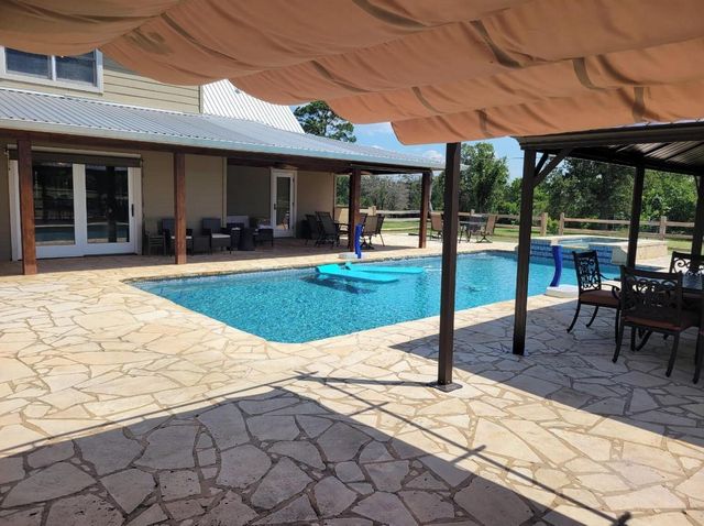 1163 Private Road 6002, Giddings, TX 78942