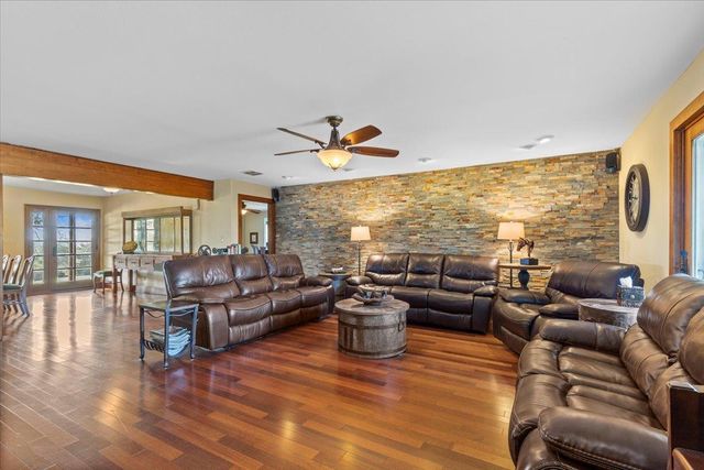 1163 Private Road 6002, Giddings, TX 78942