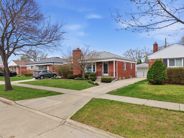 22125 Love Street, St. Clair Shores, MI 48082