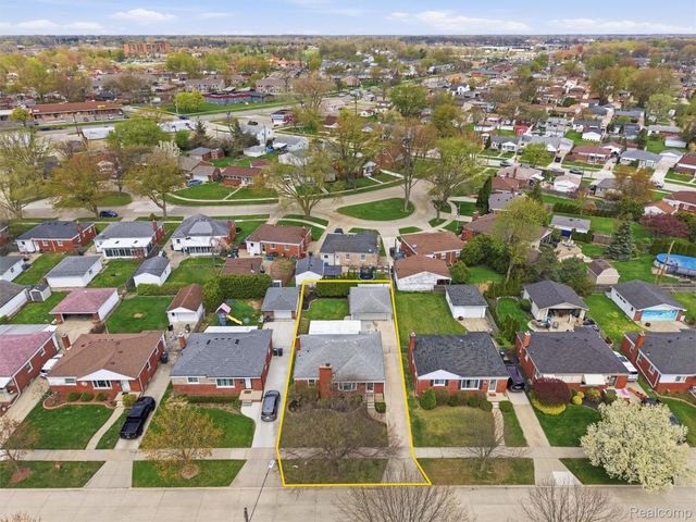 22125 Love Street, St. Clair Shores, MI 48082