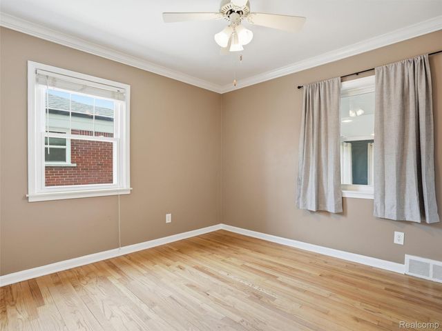 22125 Love Street, St. Clair Shores, MI 48082