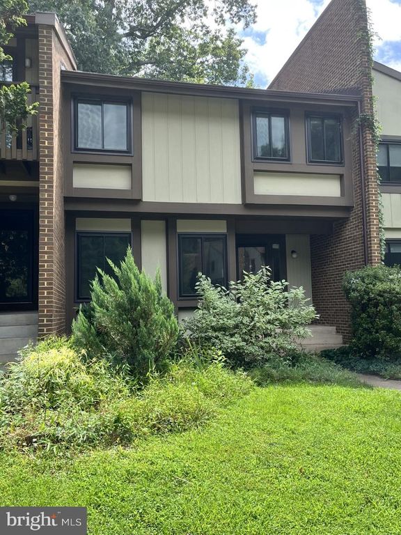 2007 WINGED FOOT CT, Reston, VA 20191