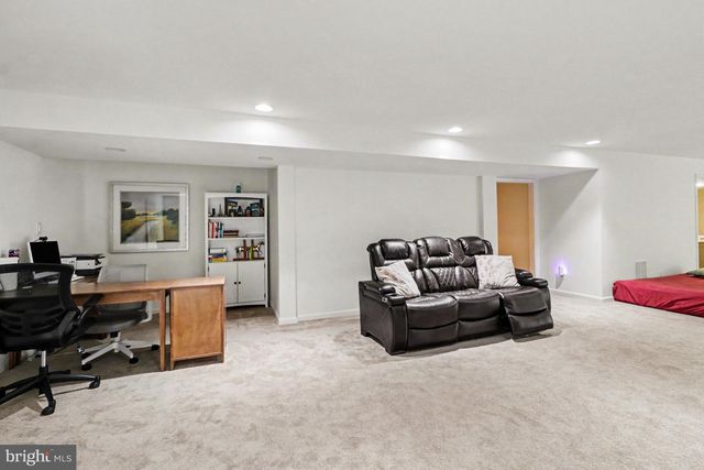 21 BARNHART CIRCLE, Mechanicsburg, PA 17050