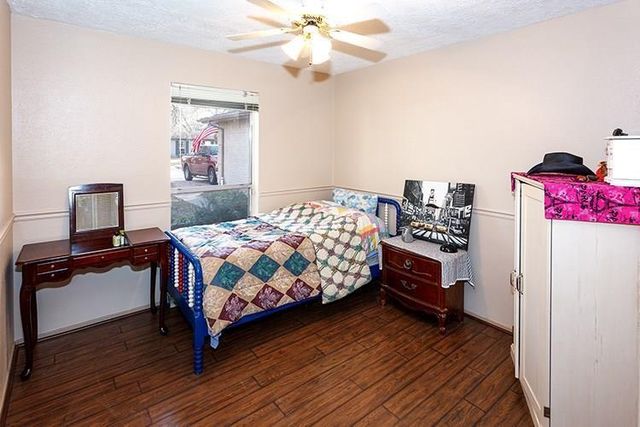 5910 Country Place, League City, TX 77573