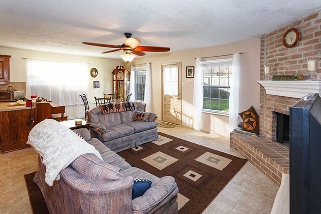 5910 Country Place, League City, TX 77573