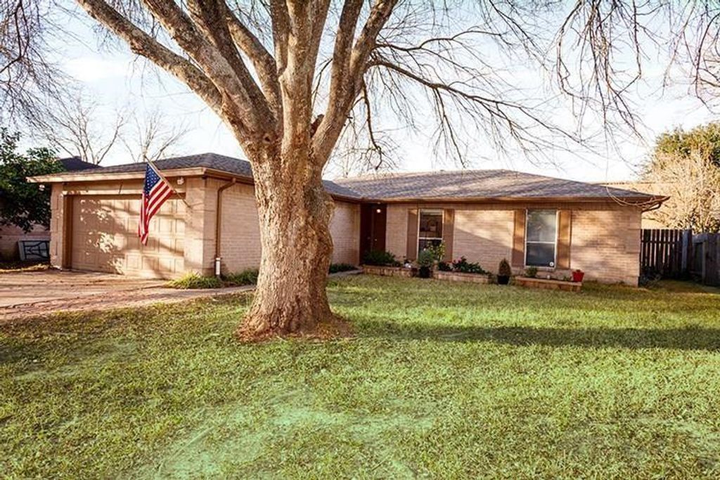 5910 Country Place, League City, TX 77573