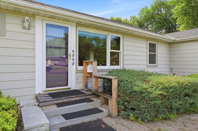 4040 Adair Avenue N, Robbinsdale, MN 55422