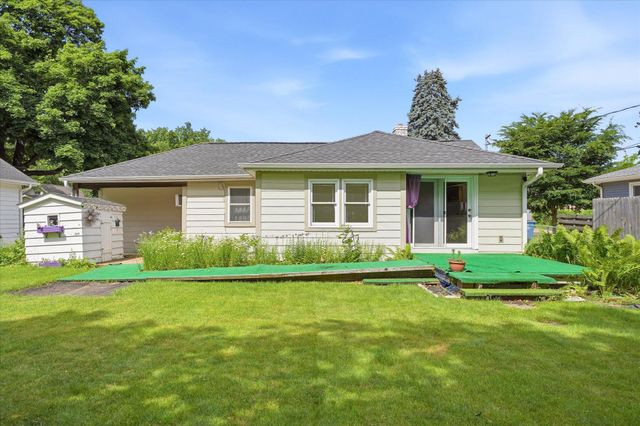 4040 Adair Avenue N, Robbinsdale, MN 55422