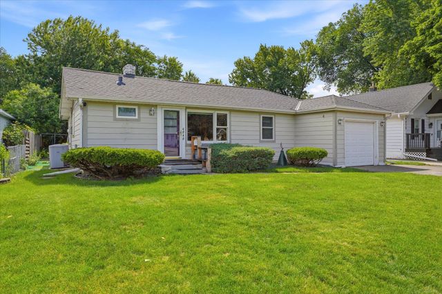 4040 Adair Avenue N, Robbinsdale, MN 55422