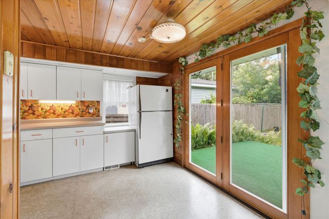 4040 Adair Avenue N, Robbinsdale, MN 55422