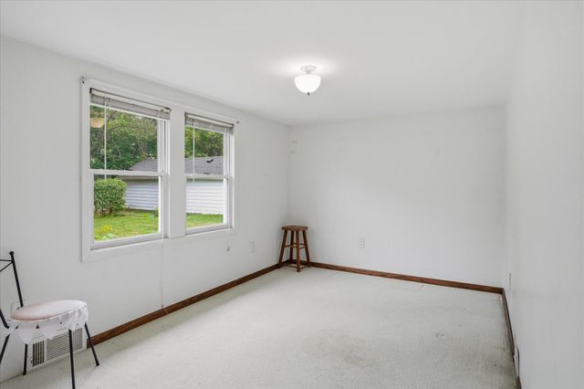 4040 Adair Avenue N, Robbinsdale, MN 55422
