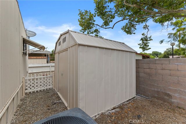 9391 California Ave 13, Riverside, CA 92503