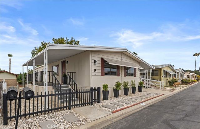 9391 California Ave 13, Riverside, CA 92503