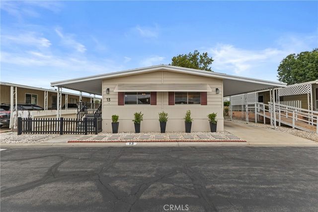 9391 California Ave 13, Riverside, CA 92503