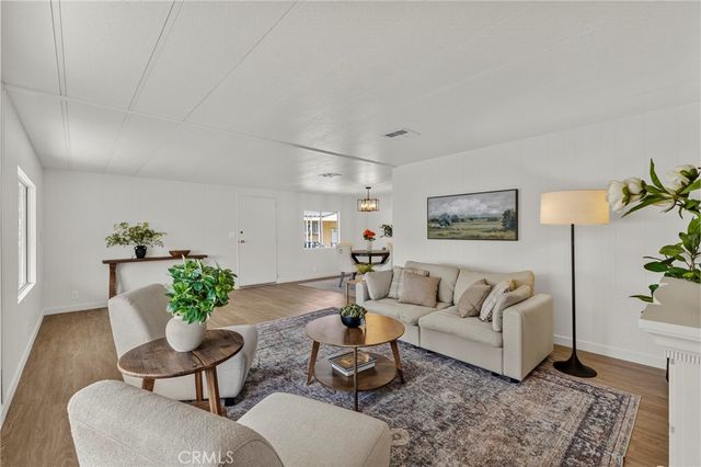 9391 California Ave 13, Riverside, CA 92503