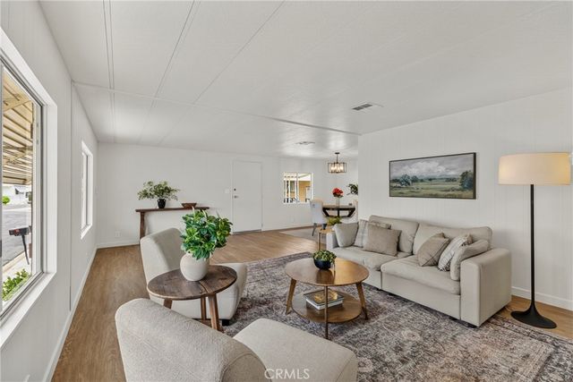 9391 California Ave 13, Riverside, CA 92503