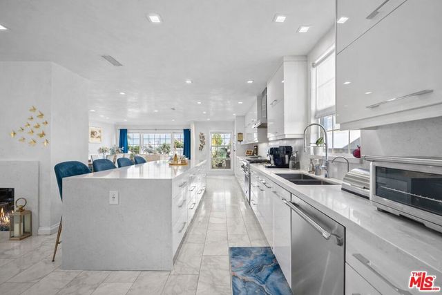 2640 N Keystone Street, Burbank, CA 91504