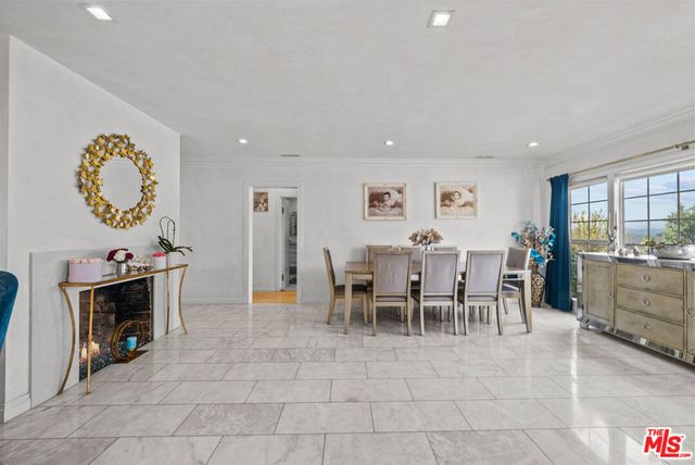 2640 N Keystone Street, Burbank, CA 91504