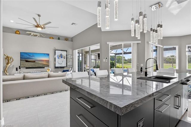 6040 Dogleg DR, Naples, FL 34113