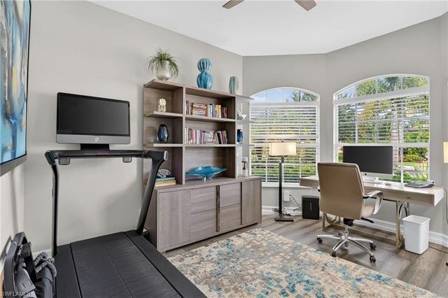 6040 Dogleg DR, Naples, FL 34113
