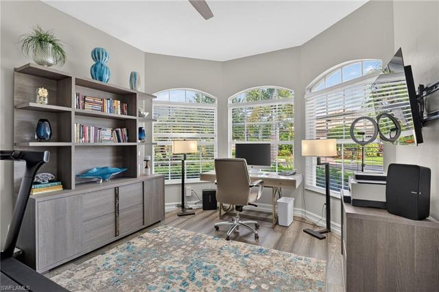 6040 Dogleg DR, Naples, FL 34113