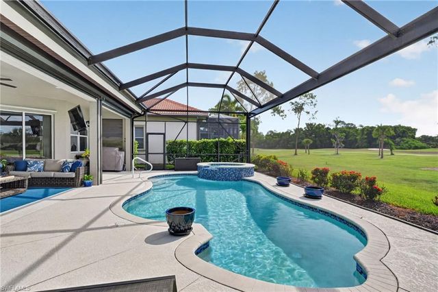 6040 Dogleg DR, Naples, FL 34113
