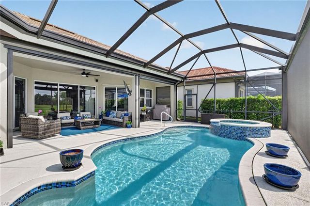 6040 Dogleg DR, Naples, FL 34113