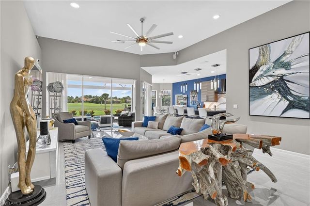 6040 Dogleg DR, Naples, FL 34113