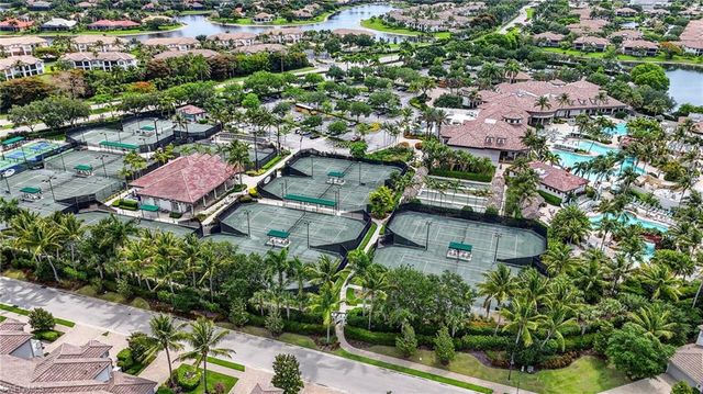6040 Dogleg DR, Naples, FL 34113