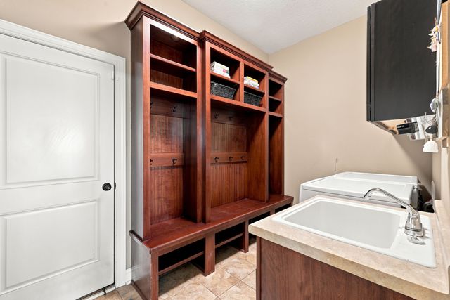 3401 Red Fox Road, Ames, IA 50014