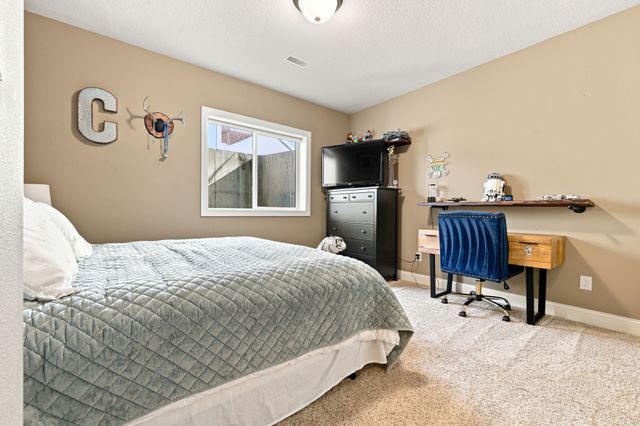 3401 Red Fox Road, Ames, IA 50014
