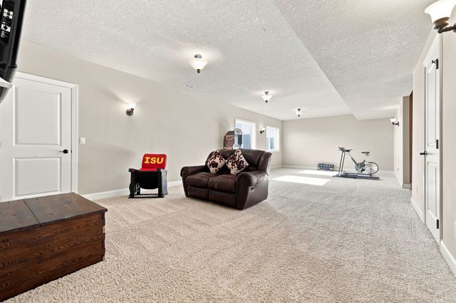 3401 Red Fox Road, Ames, IA 50014