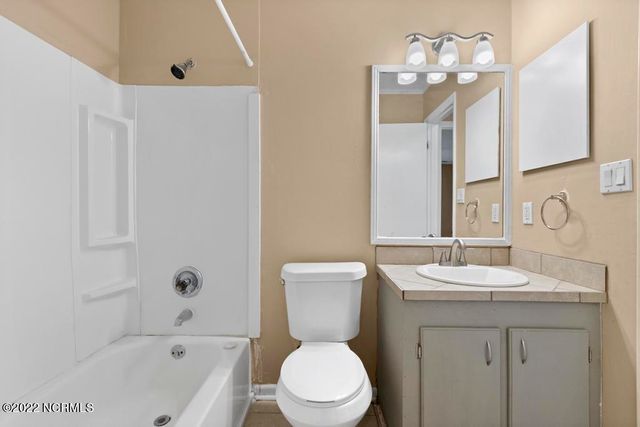 210 E Doris Avenue, Jacksonville, NC 28540