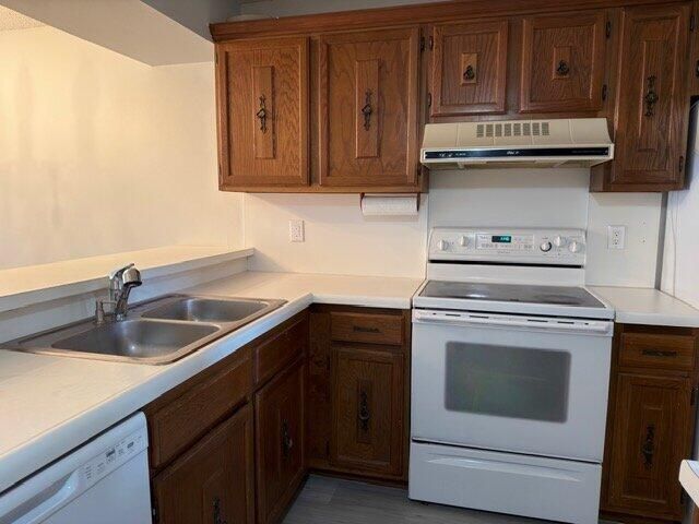 6021 Coral Lake Drive 209, Margate, FL 33063