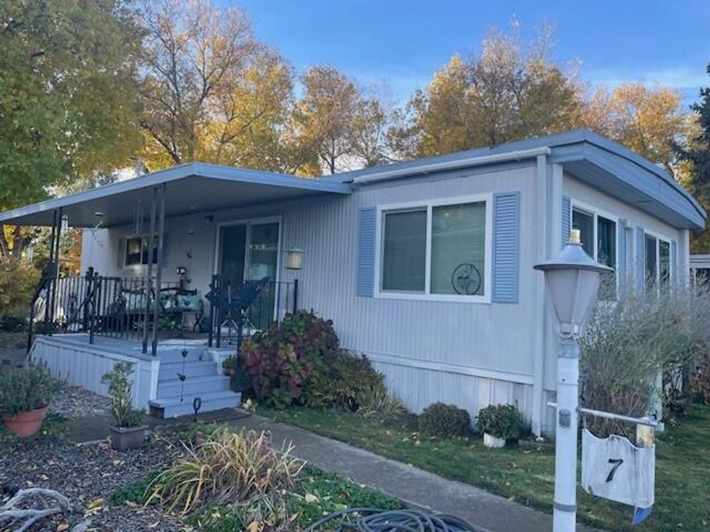 3700 Bellinger Lane SPC 7, Medford, OR 97501