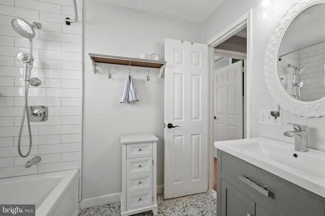 11702 ASHLEY DR, Rockville, MD 20852