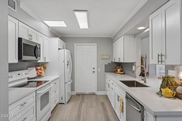 10826 W BROOKSIDE Drive, Sun City, AZ 85351