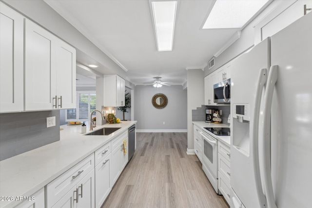 10826 W BROOKSIDE Drive, Sun City, AZ 85351